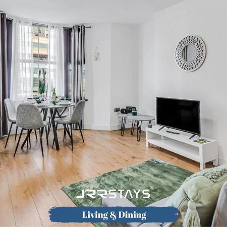 Cardiff Stylish 2 Bedroom Sleeps 6 Wi-Fi - Jrr Stays Zewnętrze zdjęcie