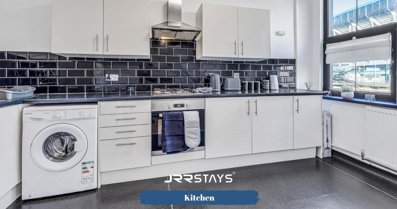 Cardiff Stylish 2 Bedroom Sleeps 6 Wi-Fi - Jrr Stays Zewnętrze zdjęcie